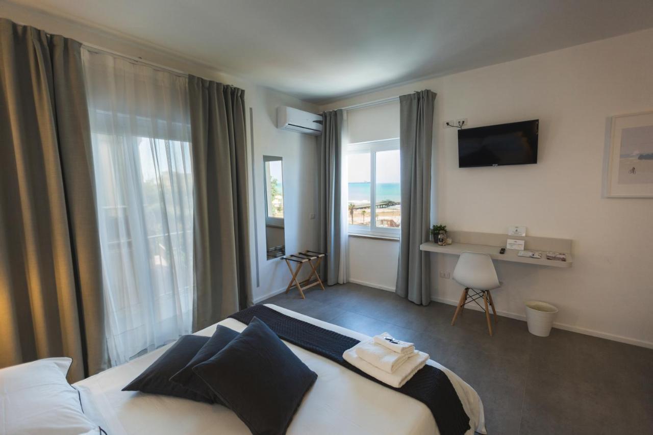 B&B A Due Passi Dal Mare Gela Exteriér fotografie