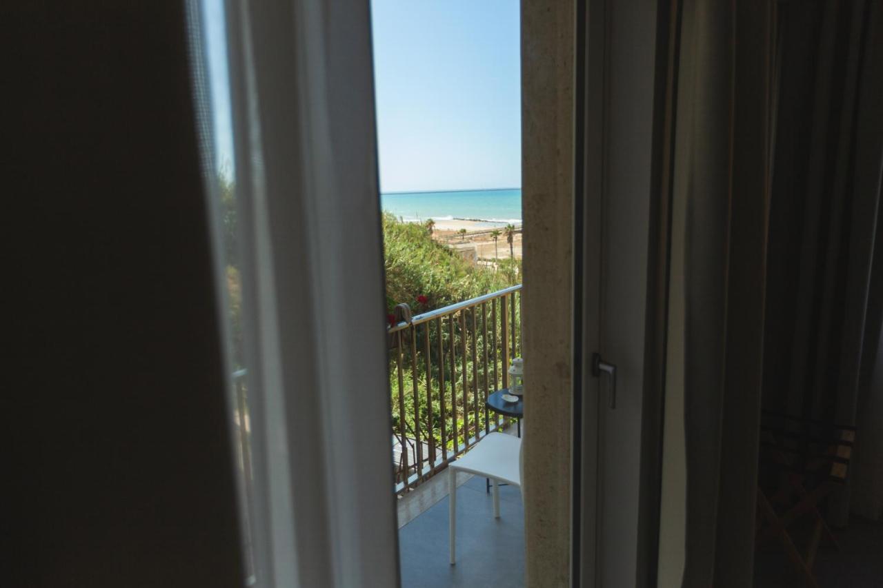B&B A Due Passi Dal Mare Gela Exteriér fotografie