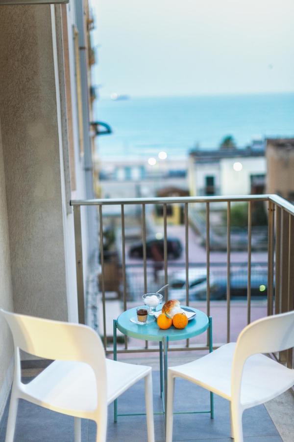 B&B A Due Passi Dal Mare Gela Exteriér fotografie
