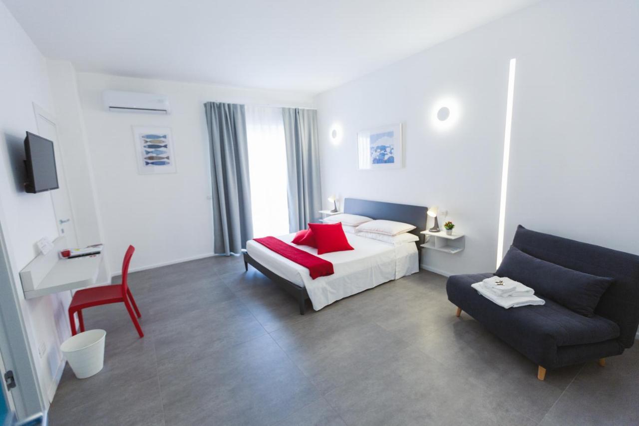 B&B A Due Passi Dal Mare Gela Exteriér fotografie
